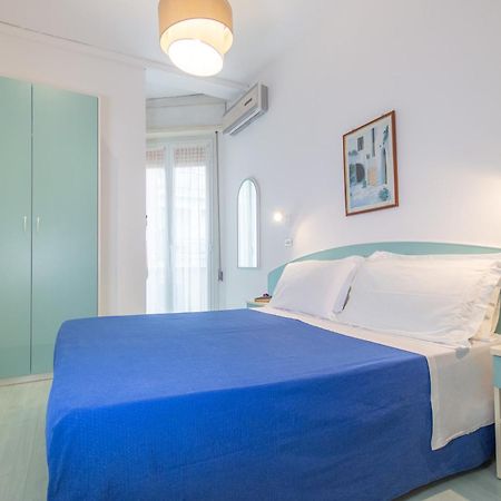 בלריה-איגאה מרינה Hotel Lauretta מראה חיצוני תמונה