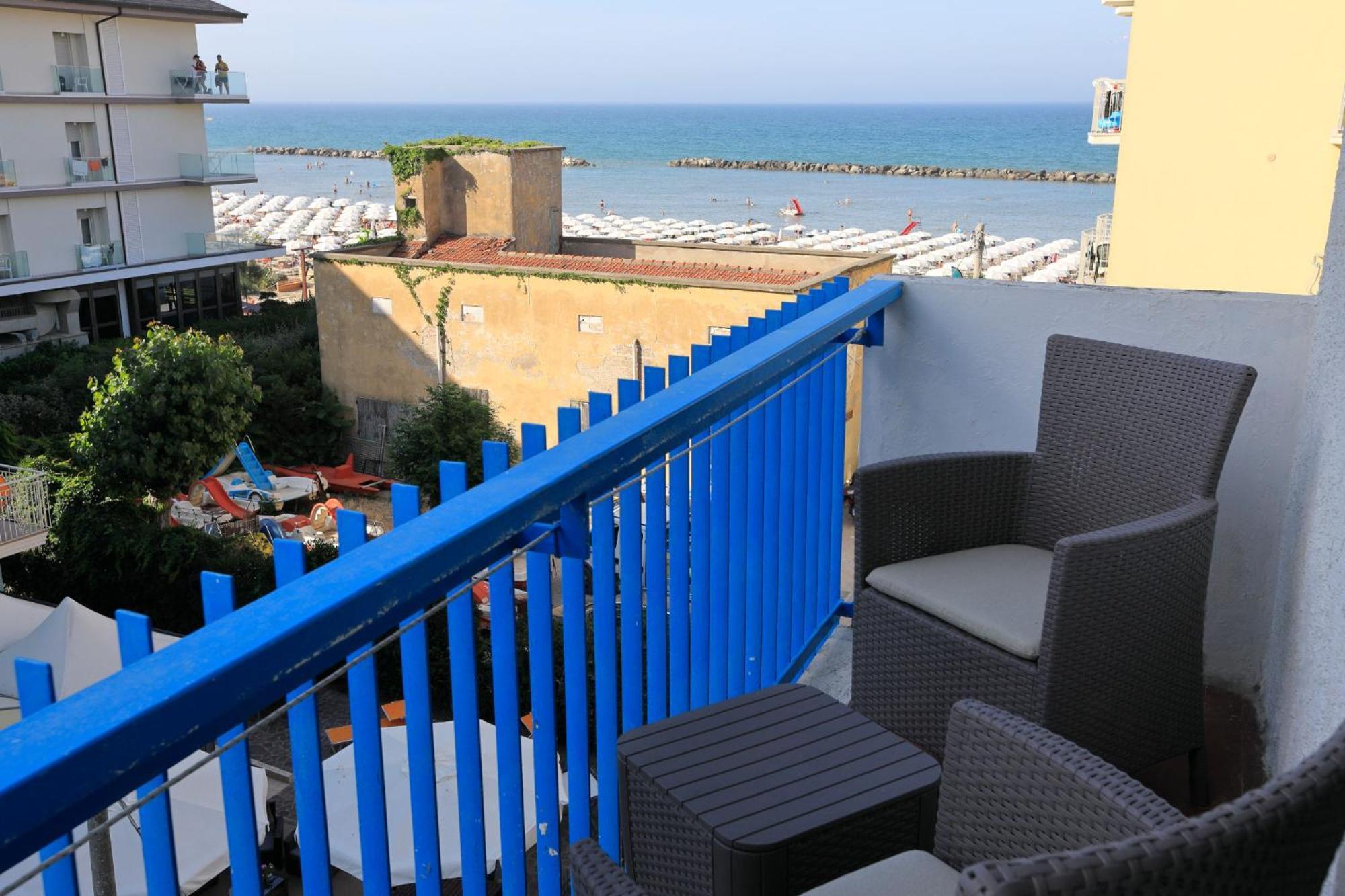 בלריה-איגאה מרינה Hotel Lauretta מראה חיצוני תמונה