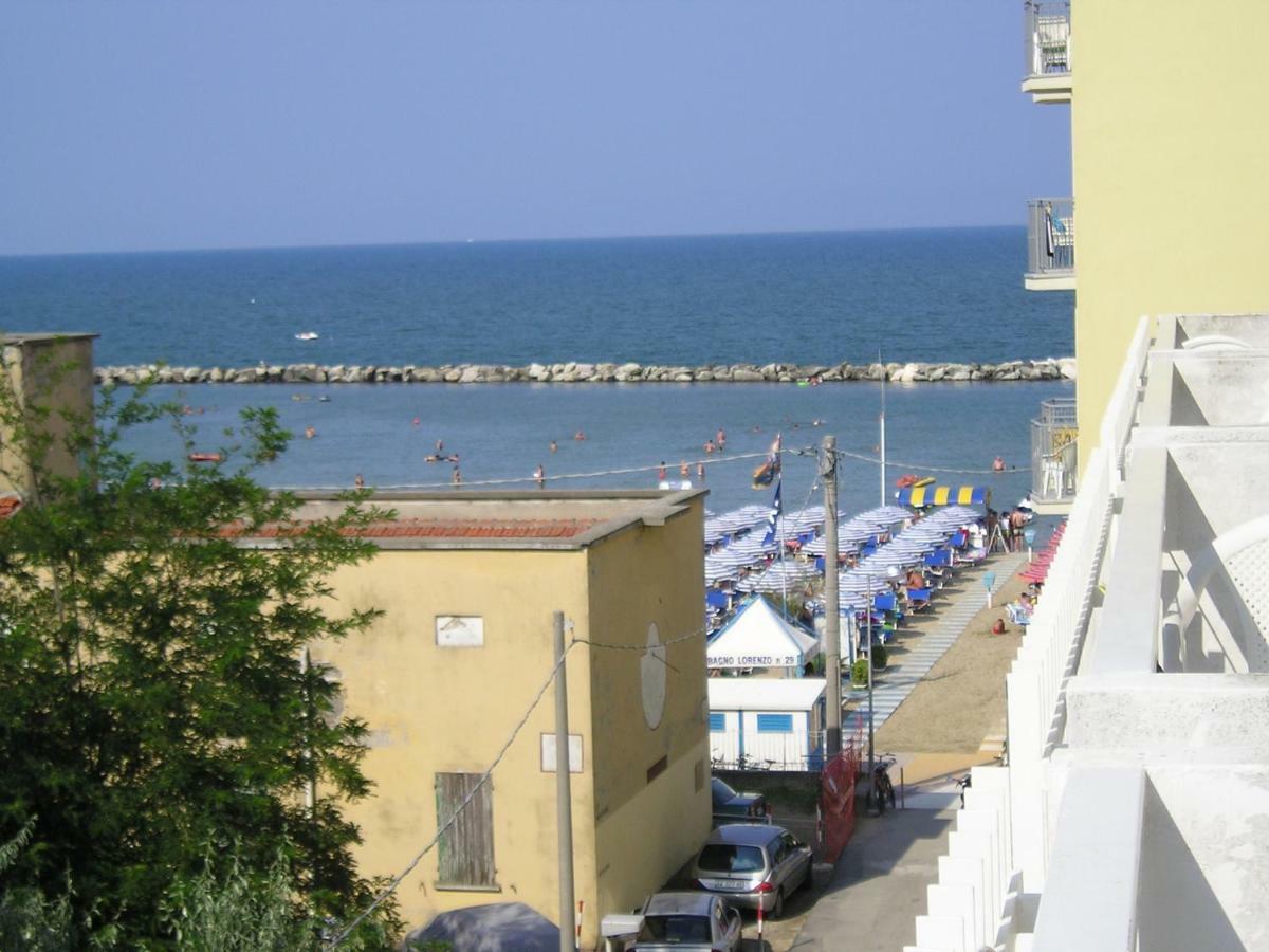 בלריה-איגאה מרינה Hotel Lauretta מראה חיצוני תמונה