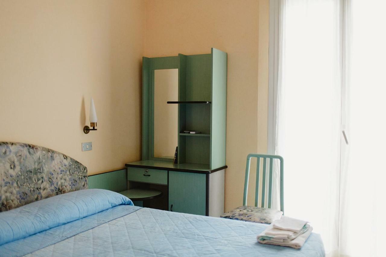 בלריה-איגאה מרינה Hotel Lauretta מראה חיצוני תמונה