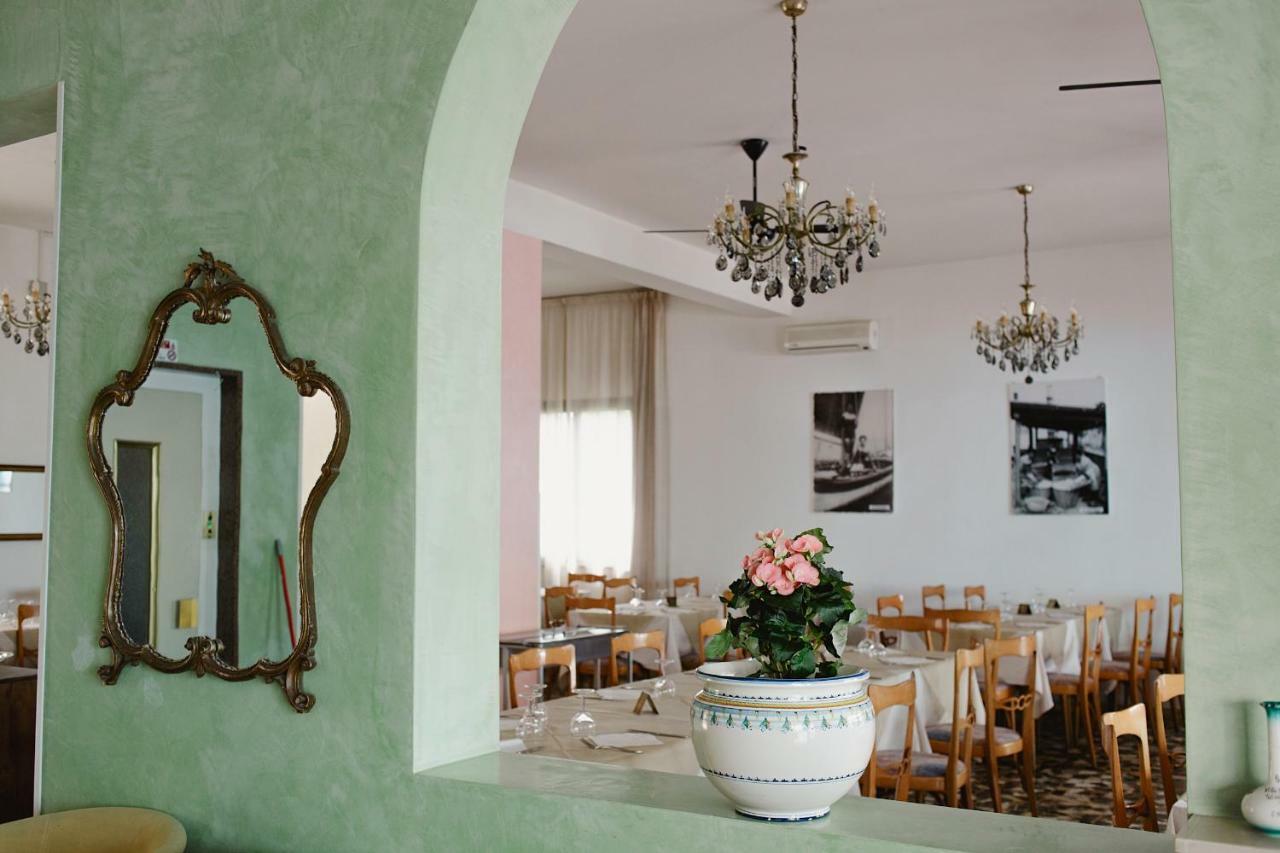 בלריה-איגאה מרינה Hotel Lauretta מראה חיצוני תמונה