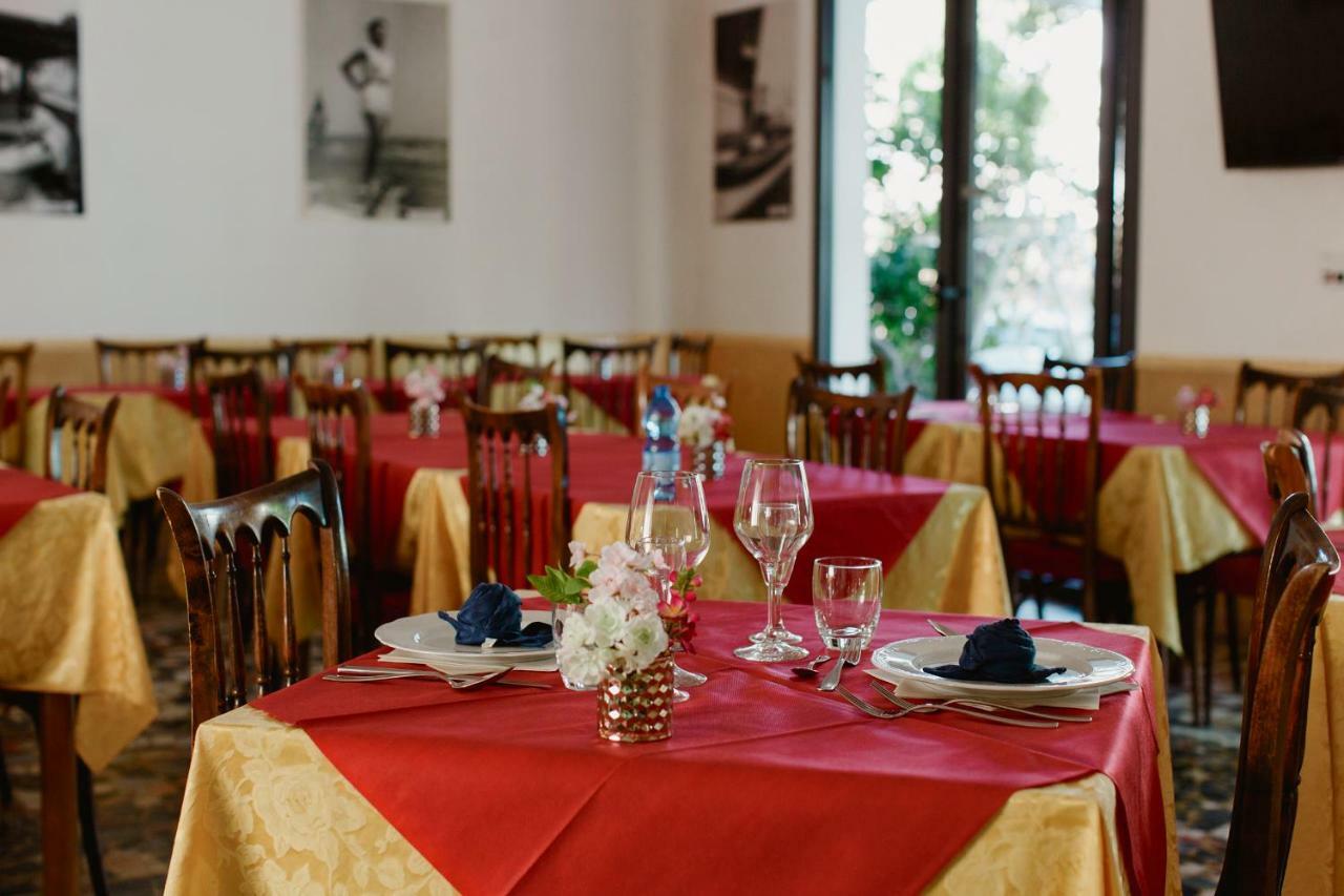 בלריה-איגאה מרינה Hotel Lauretta מראה חיצוני תמונה